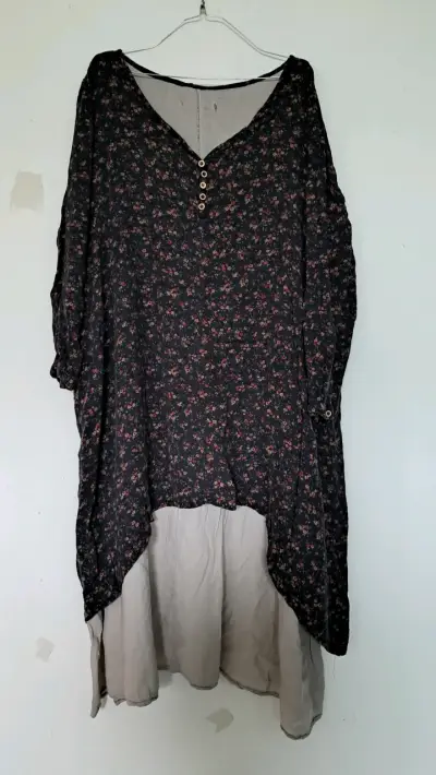 Vestido bohemio floral con botones - miniatura 1