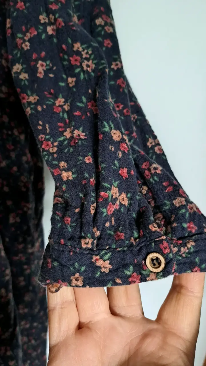 Vestido bohemio floral con botones - 3