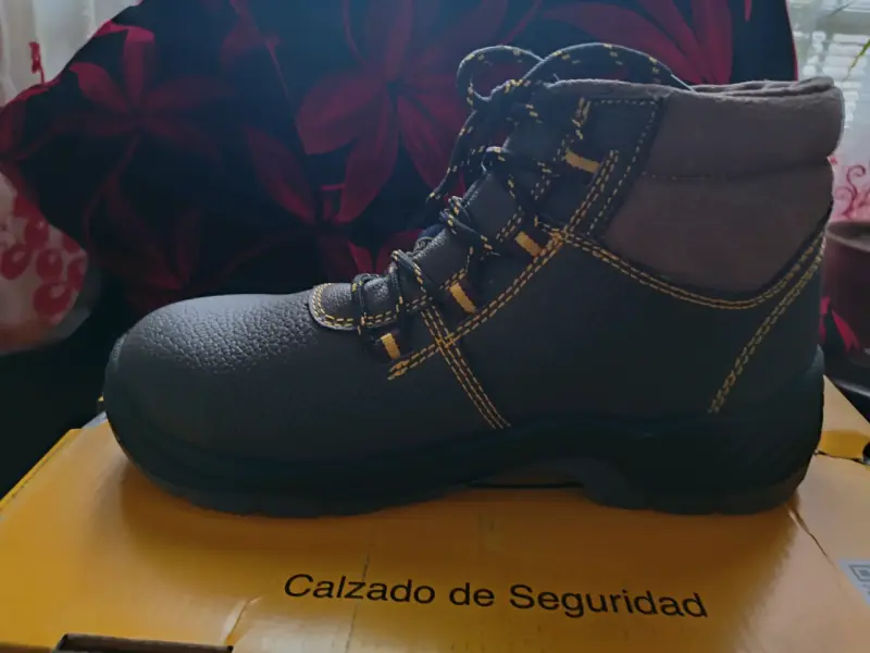 Botas de seguridad negras con refuerzo - 1