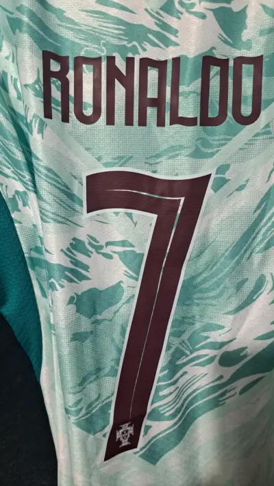 Camiseta Portugal Ctistiano Ronaldo - miniatura 2