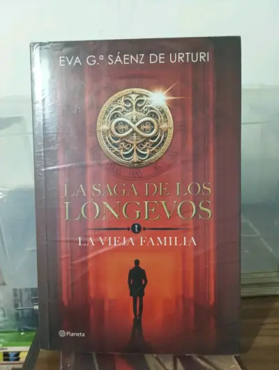 Libro 'Los Soles de Santiago' de Viviana Rivero - miniatura 4