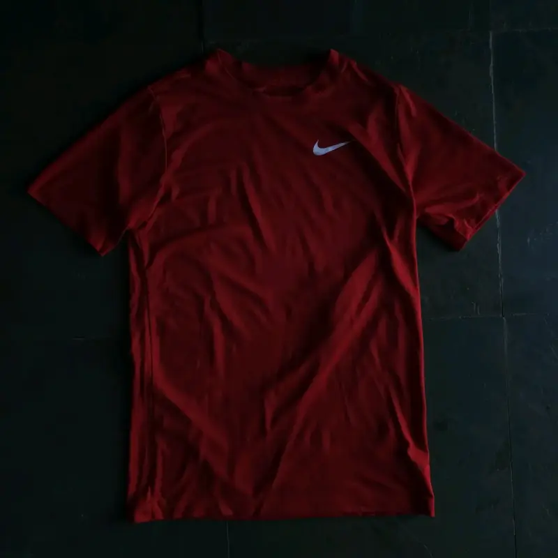 Polera Nike roja deportiva - 1