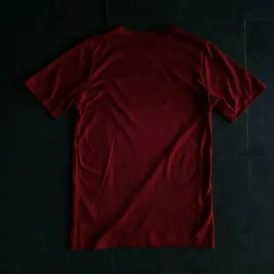 Polera Nike roja deportiva - miniatura 3