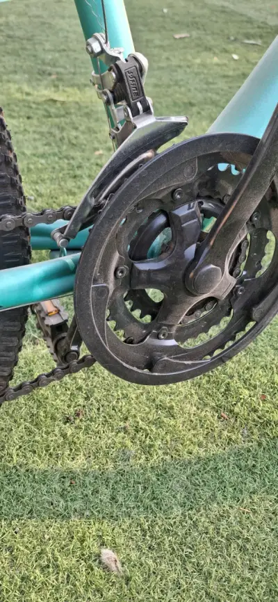 Neumático de bicicleta 26x2.10 en buen estado - miniatura 2