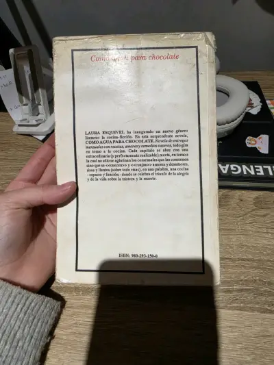 Libro 'Como agua para chocolate' de Laura Esquivel - miniatura 2