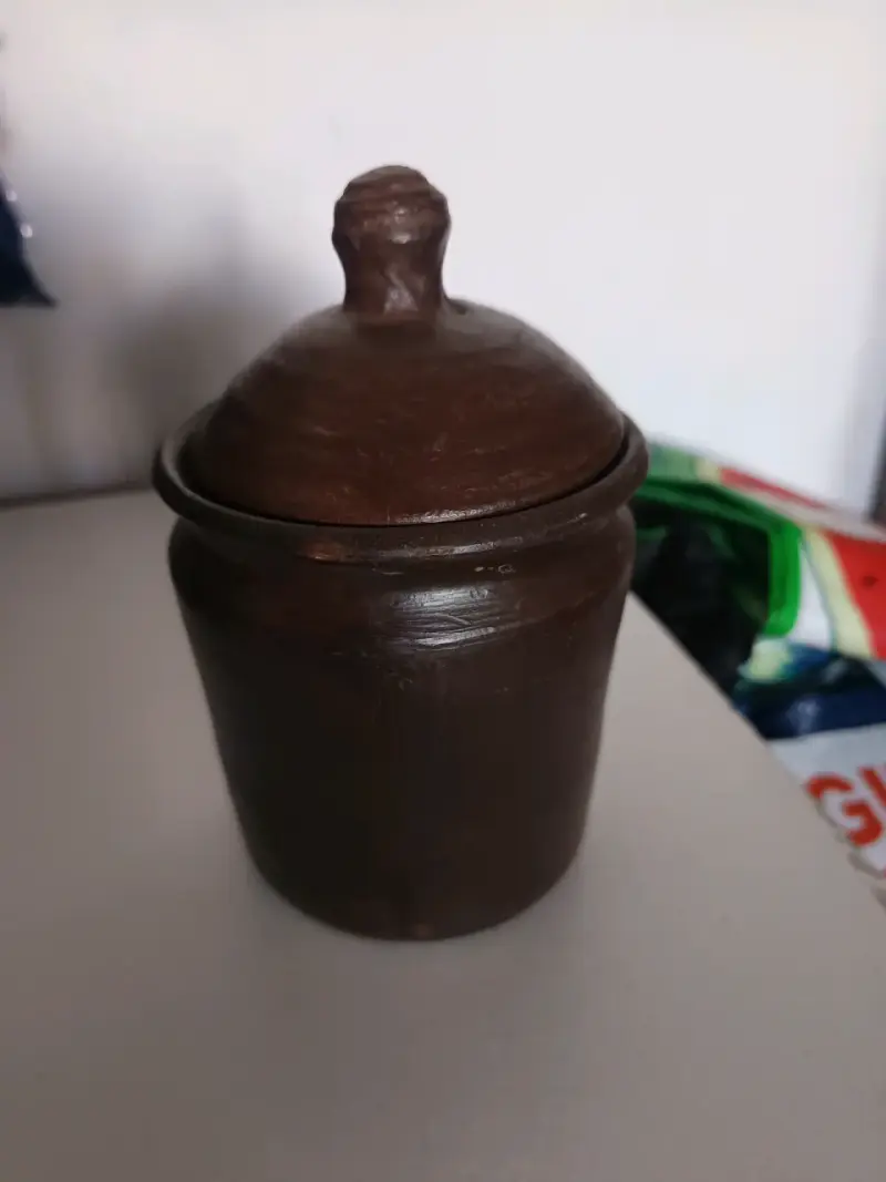 Azucarero y salero de greda. - 4