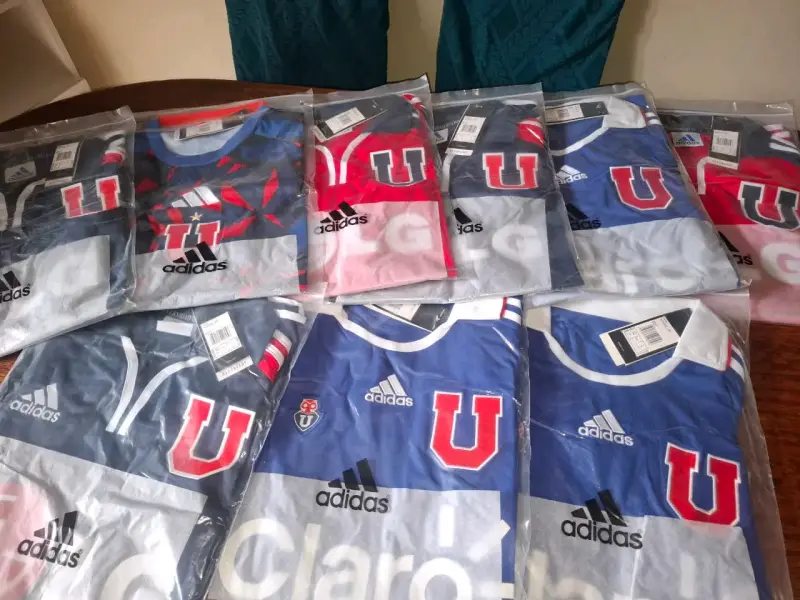 Camiseta Adidas Universidad de Chile nueva