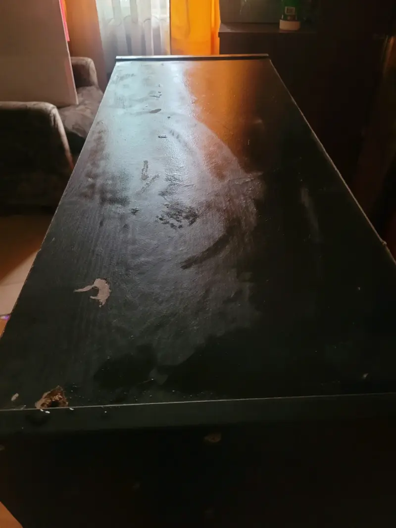 Estante de madera negro con tres niveles - 2