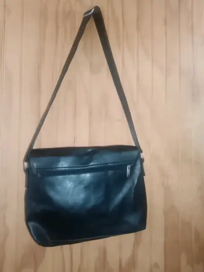 Bolso bandolera Gucci negro con detalle verde y rojo - miniatura 2