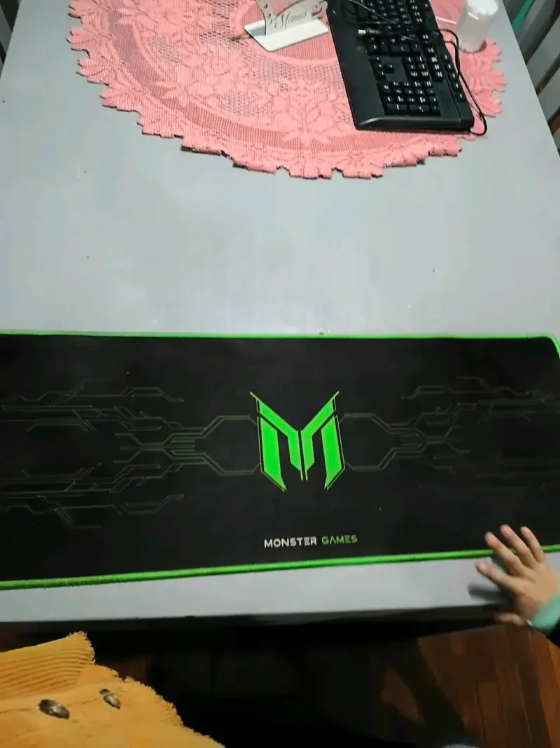 Teclado, mause y mausepad original. - 2