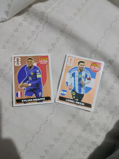 Set de láminas Panini FIFA Mbappé y Messi - miniatura 1