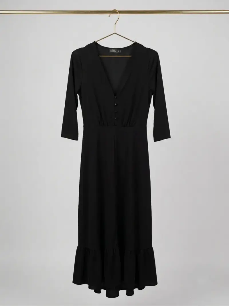 Vestido negro elegante con botones