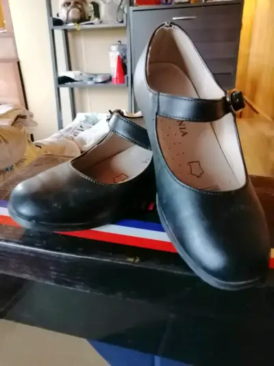 Zapatos de niña 27 y adulto 37 negros con hebilla - miniatura 1