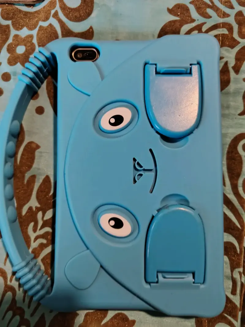 Tablet SoyMomo 7'' 16GB azul con funda - 2