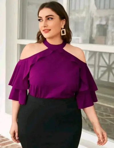 Blusa morada con hombros descubiertos - miniatura 1