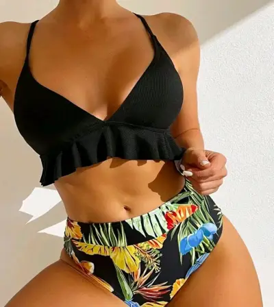 Bikini negro con estampado tropical - miniatura 1