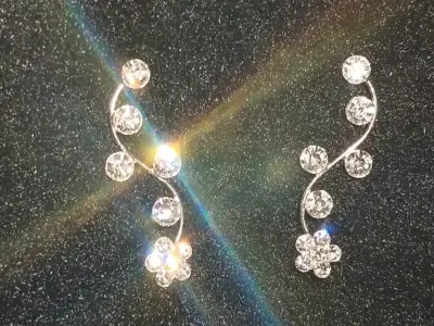 Pendientes de plata con diseño floral y cristales - miniatura 2