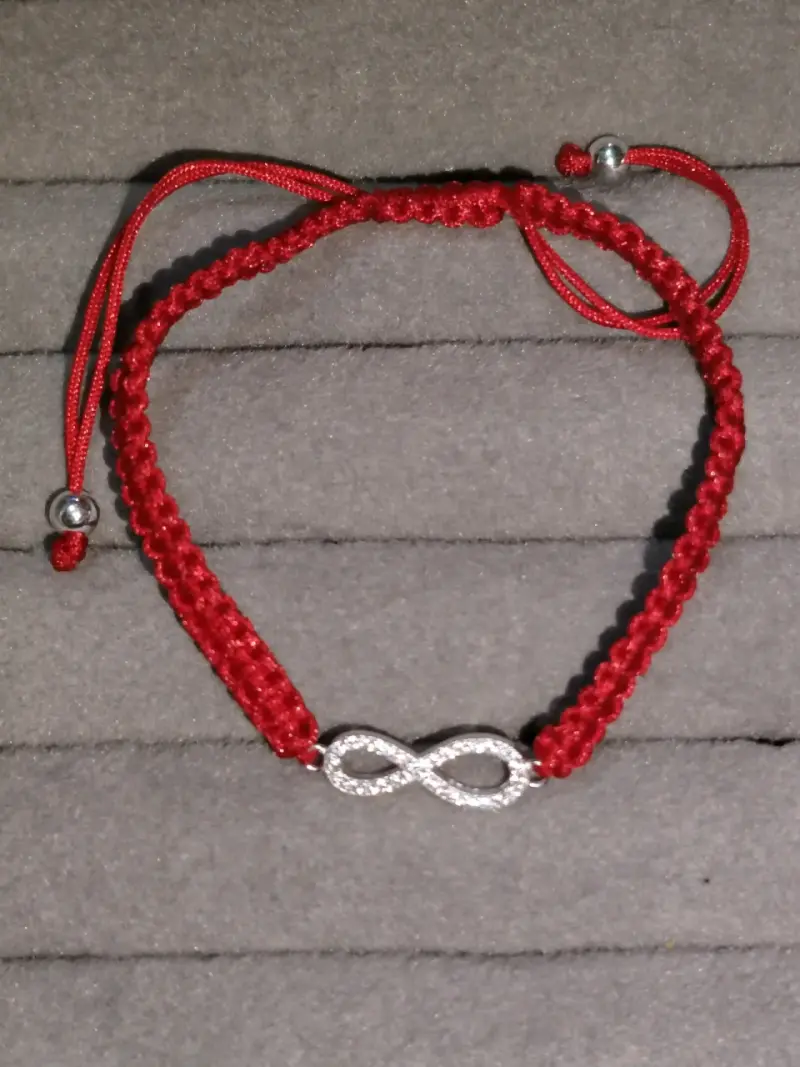 Pulsera roja con símbolo de infinito - 3