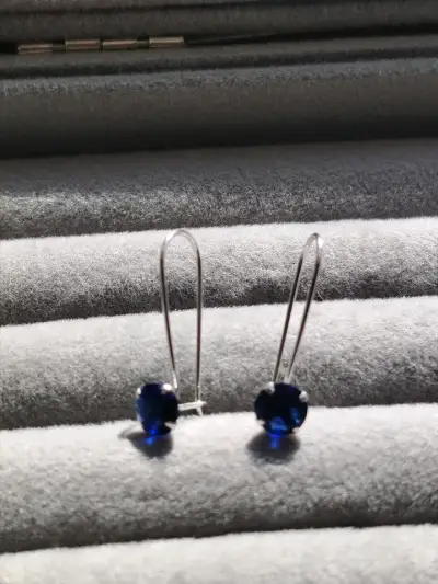 Pendientes de plata con zafiros azules - miniatura 4