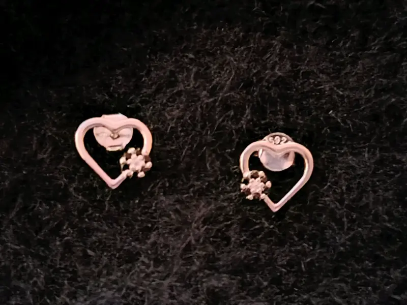 Aros de plata en forma de corazón - 1