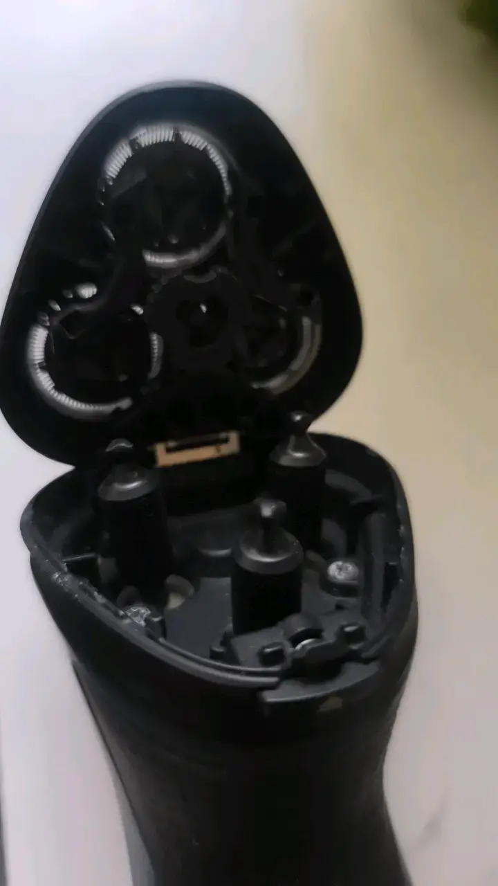 Afeitadora Philips AquaTouch Wet & Dry - 3