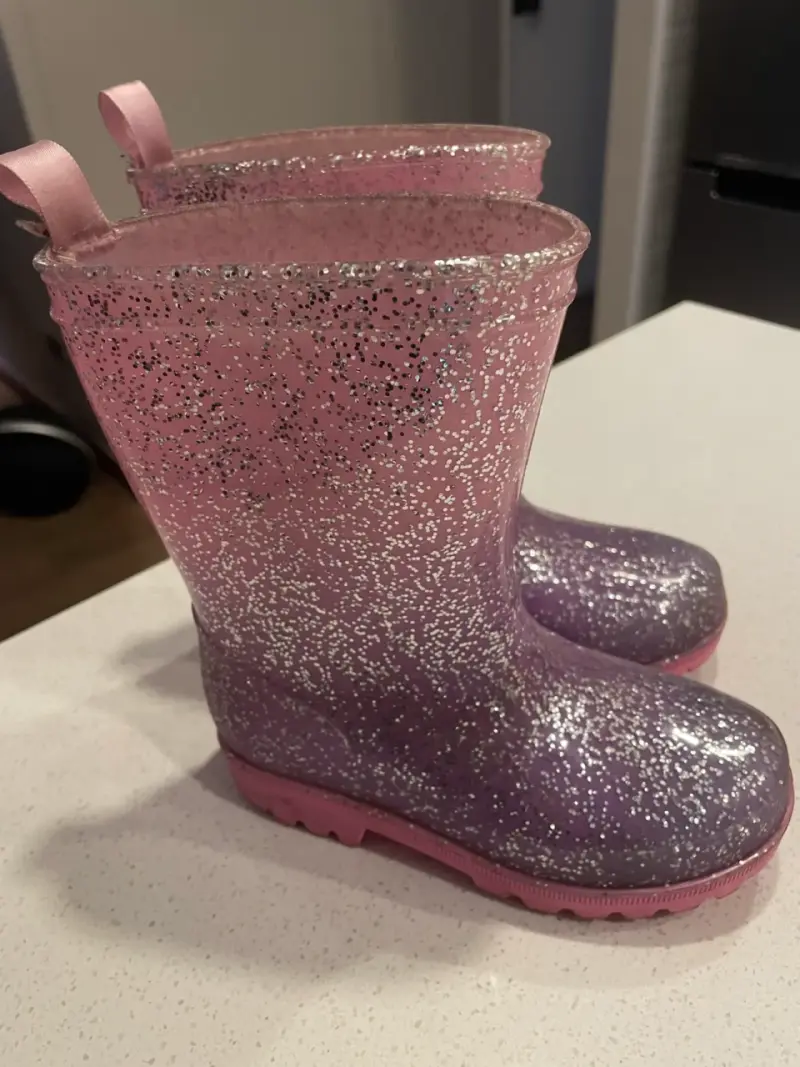 Botas de lluvia infantiles con brillo rosa y morado - 3
