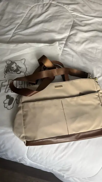 Bolso tote beige con detalles marrones - miniatura 1