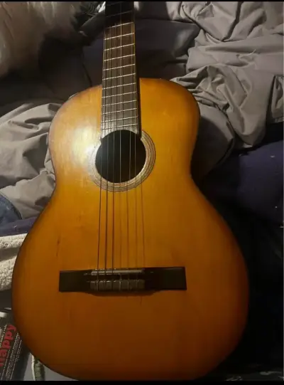 Guitarra clásica Gálvez – Fabricada en Santiago - miniatura 1