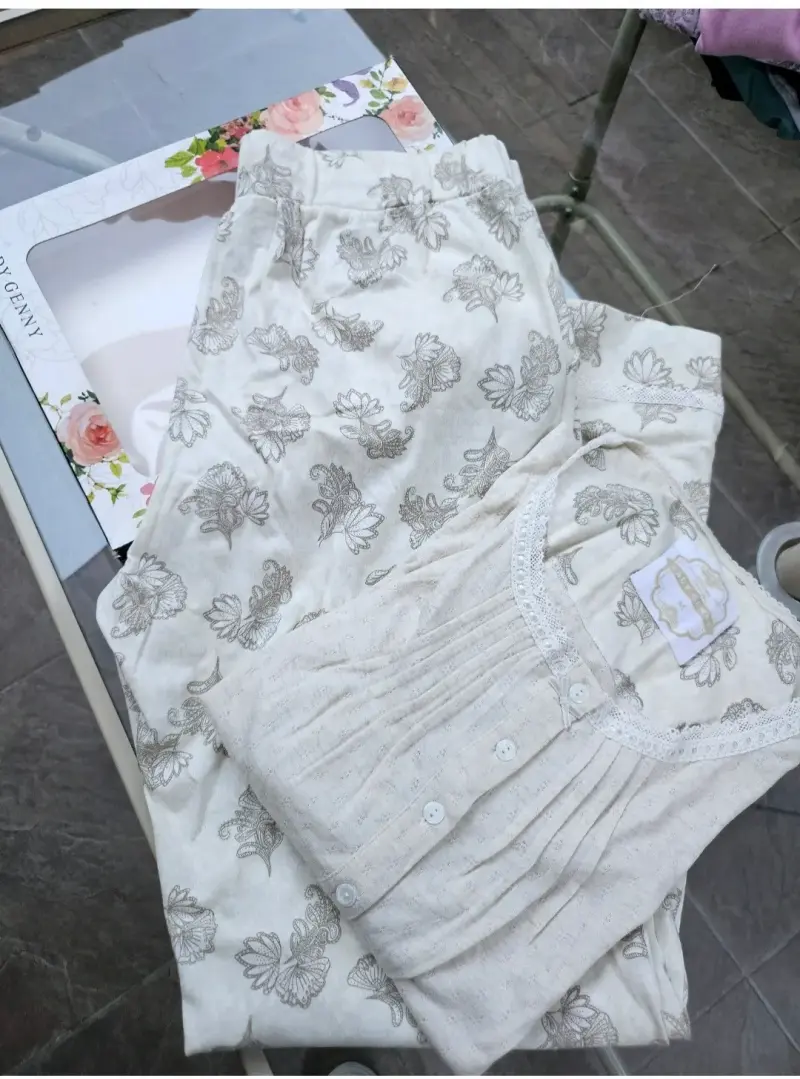 Pijama floral de mujer en algodón
