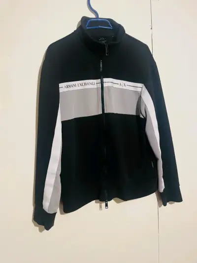 Chaqueta deportiva Armani Exchange negra y gris - miniatura 1