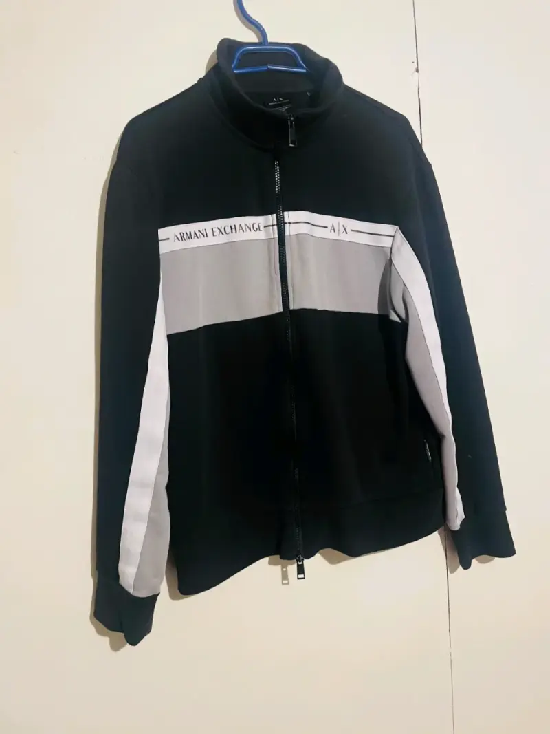 Chaqueta deportiva Armani Exchange negra y gris - 2
