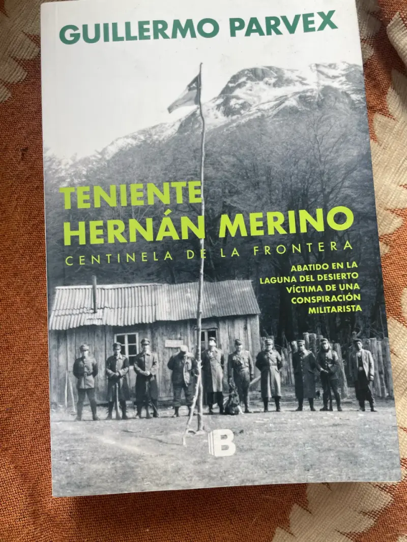 Libro 'Teniente Hernán Merino' de Guillermo Parvex