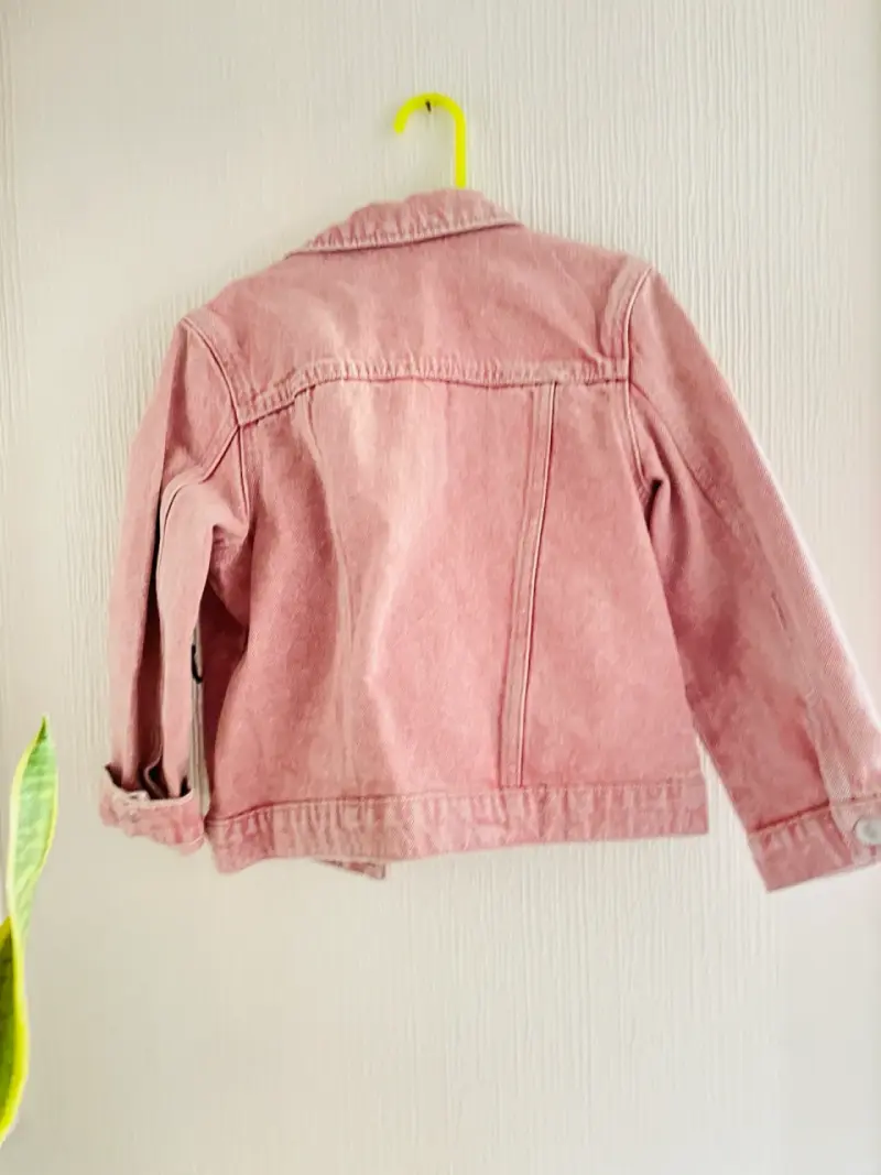 Chaqueta de mezclilla rosa H&M para niña - 3