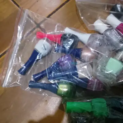 Lote de esmaltes de uñas variados - miniatura 1