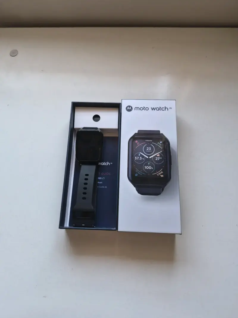 Smartwatch Moto Watch 70 nuevo en caja - 2