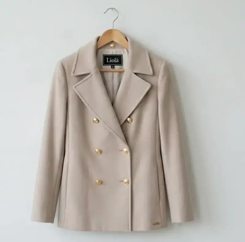 Abrigo beige Liola con botones dorados + Vestido