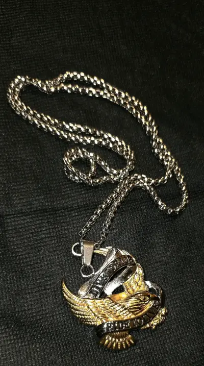 Collar con colgante de águila dorada - miniatura 3