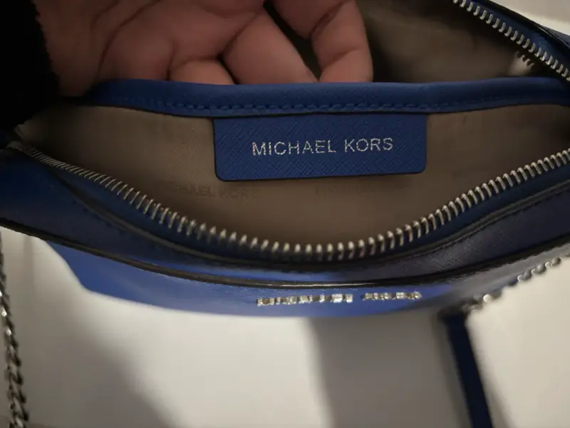 Cartera Michael Kors azul con cadena - 4