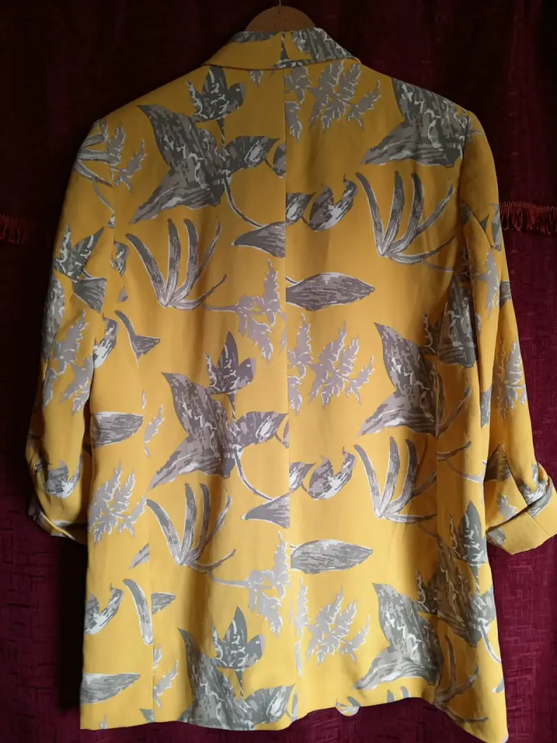 Blazer amarillo con estampado floral Alaniz - 2