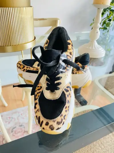 Zapatillas deportivas con estampado animal print - miniatura 1