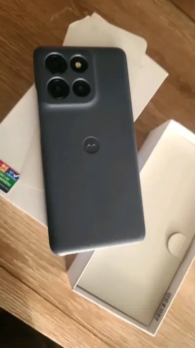 Smartphone Motorola Moto G86 Power 5G nuevo - miniatura 3