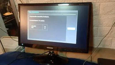 Televisor Samsung 22 pulgadas HD - miniatura 2