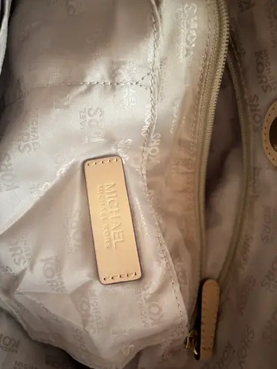 Bolso Michael Kors beige con logo - miniatura 5