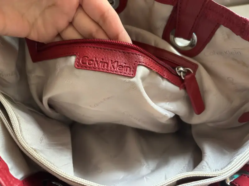Bolso Calvin Klein rojo elegante - 3