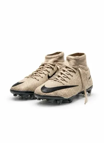 Botines de fútbol Nike beige con tobillera - miniatura 1