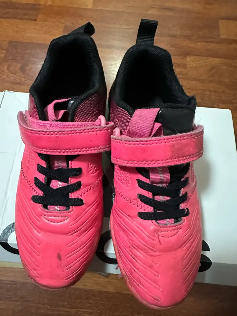 Zapatillas de fútbol infantil rosadas - 3