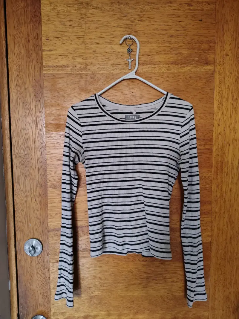 Polera de rayas manga larga Icono