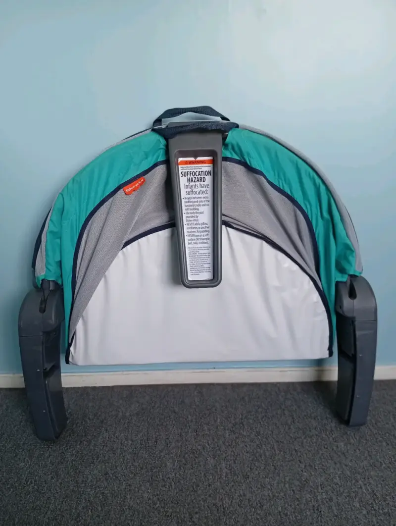 Cuna portátil Fisher-Price azul y verde - 2