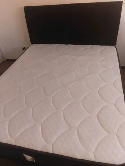 Cama matrimonial con colchón incluido - miniatura 1