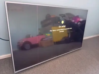 Televisor LED LG 49 pulgadas Smart tv - miniatura 2
